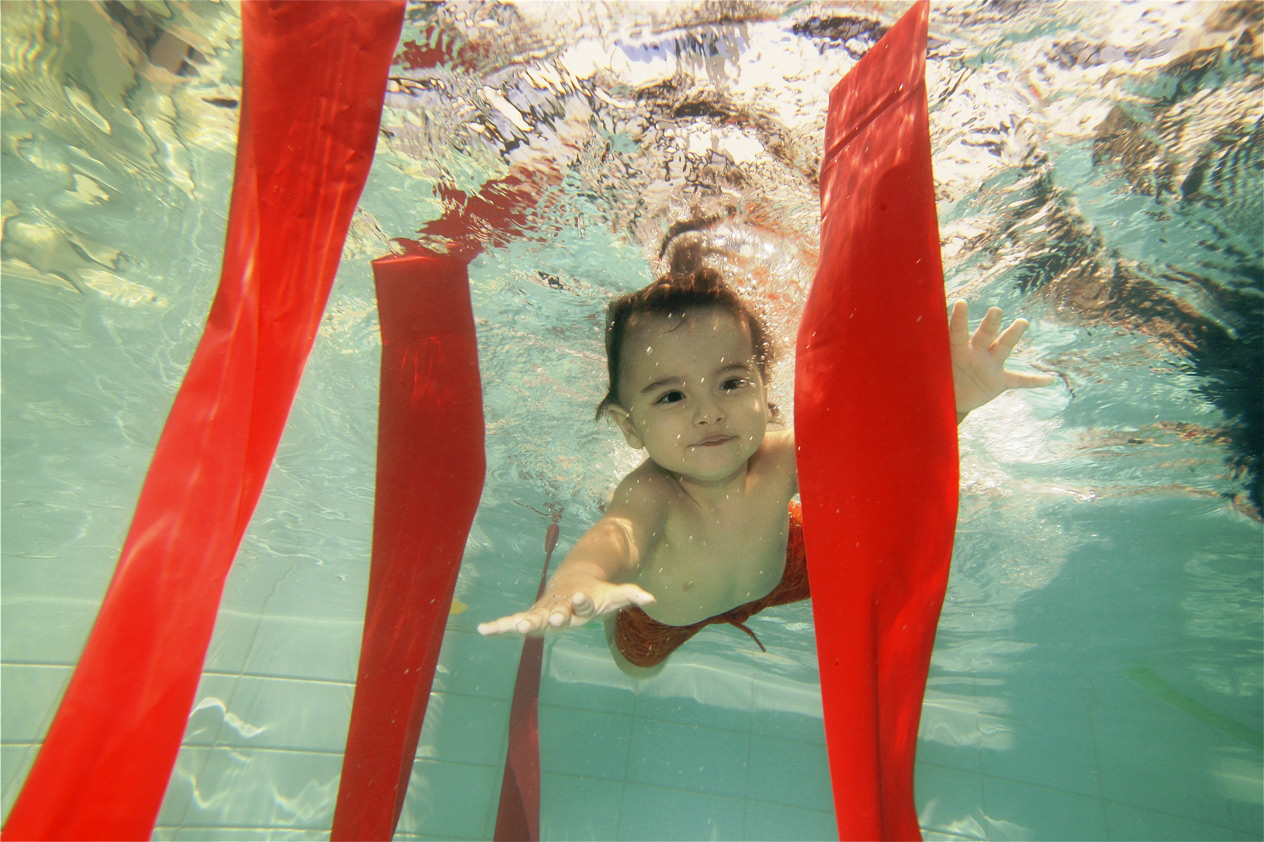 Baby Swimming υποβρύχια φωτογράφιση βρεφικής κολύμβησης στο κολυμβητήριο για μωρά - Ιχθείς Aqua Club - Baby Swimming Θεσσαλονική
