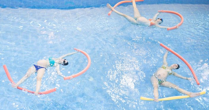 Δραστηριότητες για εγκύους - aqua yoga για εγκύους από τους Ιχθείς Aqua Club - Baby Swimming Thessaloniki